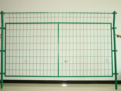 雙邊絲護(hù)欄網(wǎng)案例